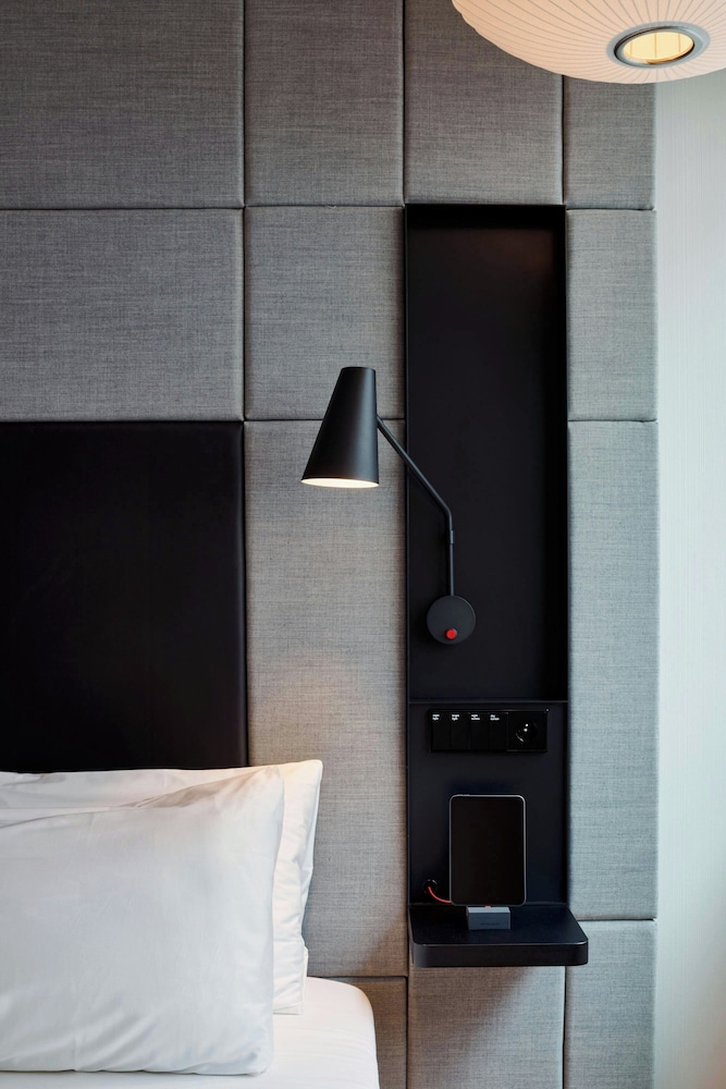 Habitación, 1 cama de matrimonio grande (Mobility Accessible, Roll - In Shower) del hotel Citizenm Paris Opera. Foto 2
