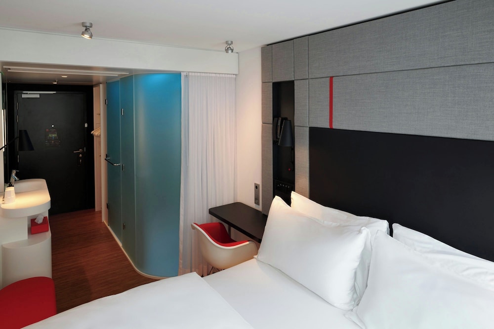 Habitación, 1 cama de matrimonio grande (High Floor) del hotel Citizenm Paris Opera. Foto 5