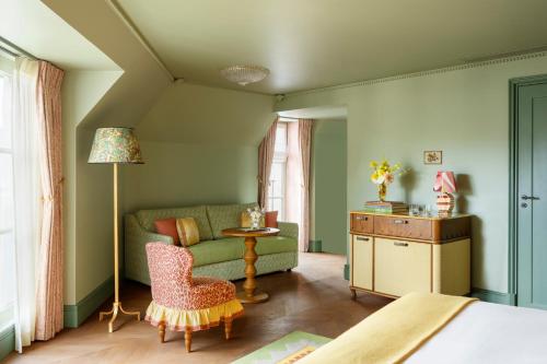 Suite Junior Parisienne del hotel Le Grand Mazarin. Foto 4