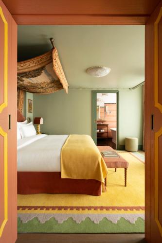 Suite Junior Parisienne del hotel Le Grand Mazarin. Foto 5