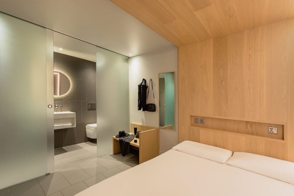 Habitación familiar del hotel Zedwell Piccadilly Circus. Foto 1