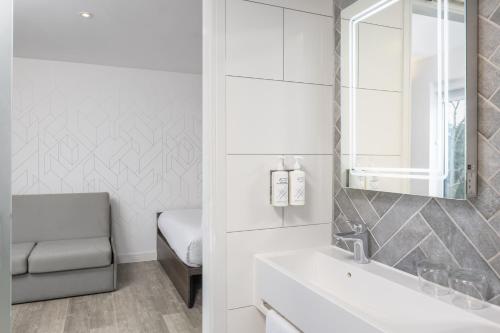 Family, Guest room, 1 Double, Sofa bed del hotel Four Points Flex by Sheraton London Shoreditch East. Foto 3