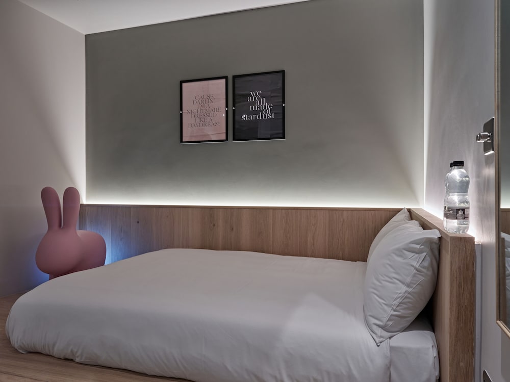 Habitación estándar doble, 1 cama doble (No Window) del hotel Assembly Leicester Square. Foto 4