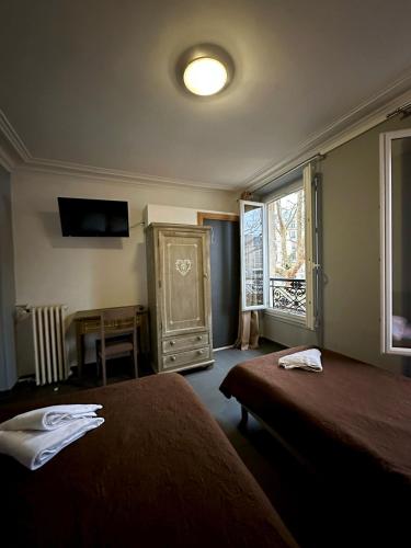 Habitación Triple del hotel Grand De L'europe. Foto 11