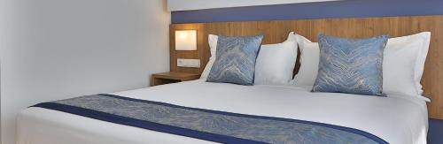 Habitación Doble con Terraza del hotel Villa Odón. Foto 3