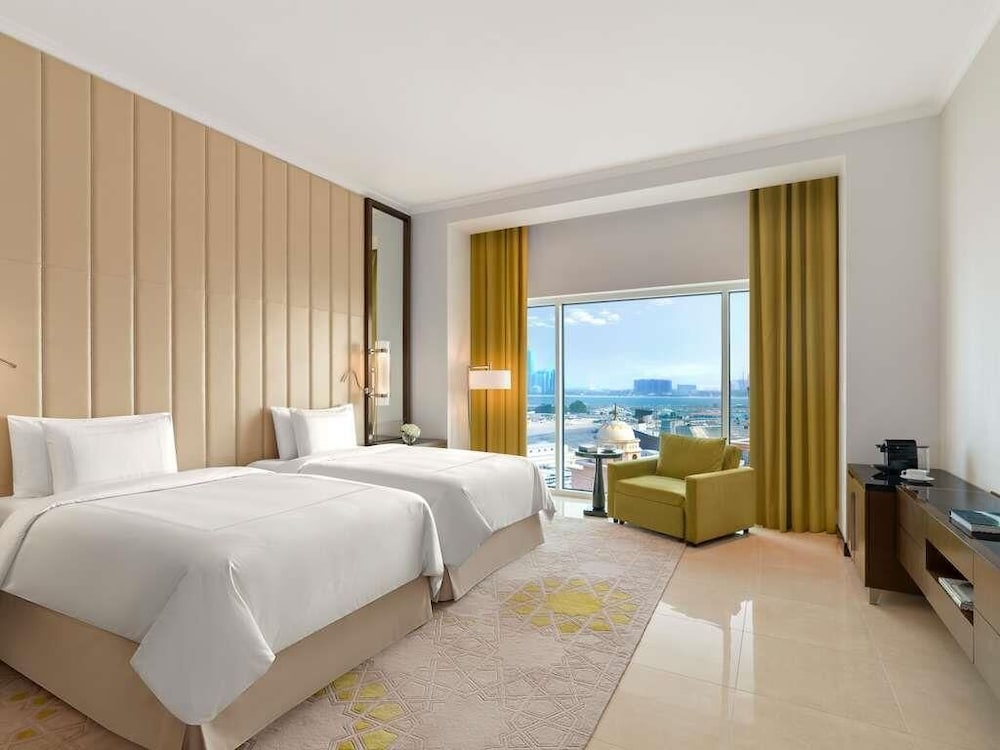 Habitación Superior del hotel Rixos Marina Abu Dhabi. Foto 6