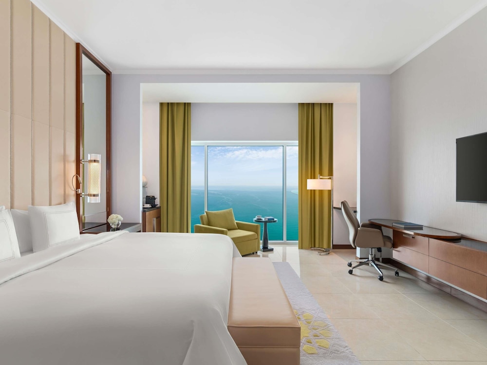 Habitación Superior - Vistas al Mar del hotel Rixos Marina Abu Dhabi. Foto 2