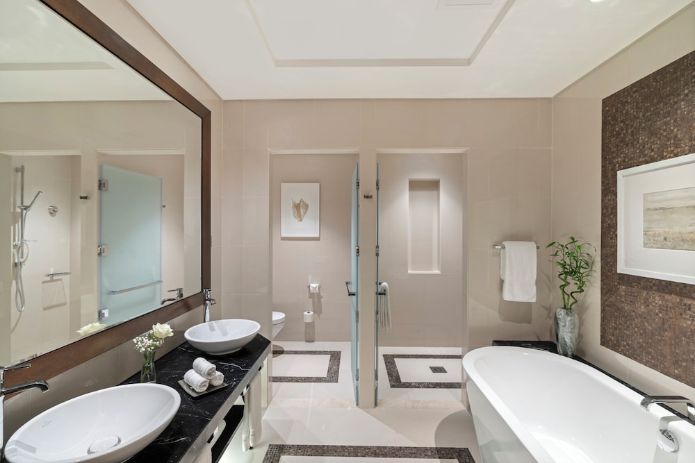 Habitación Superior - Vistas al Mar del hotel Rixos Marina Abu Dhabi. Foto 4