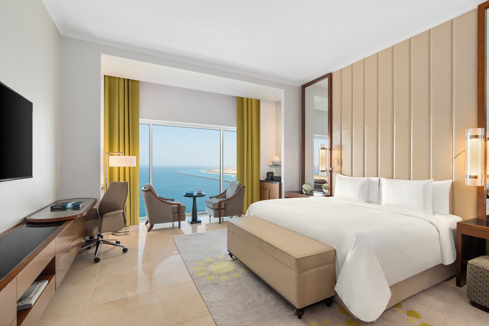 Habitación Deluxe - Vistas al Mar del hotel Rixos Marina Abu Dhabi. Foto 1