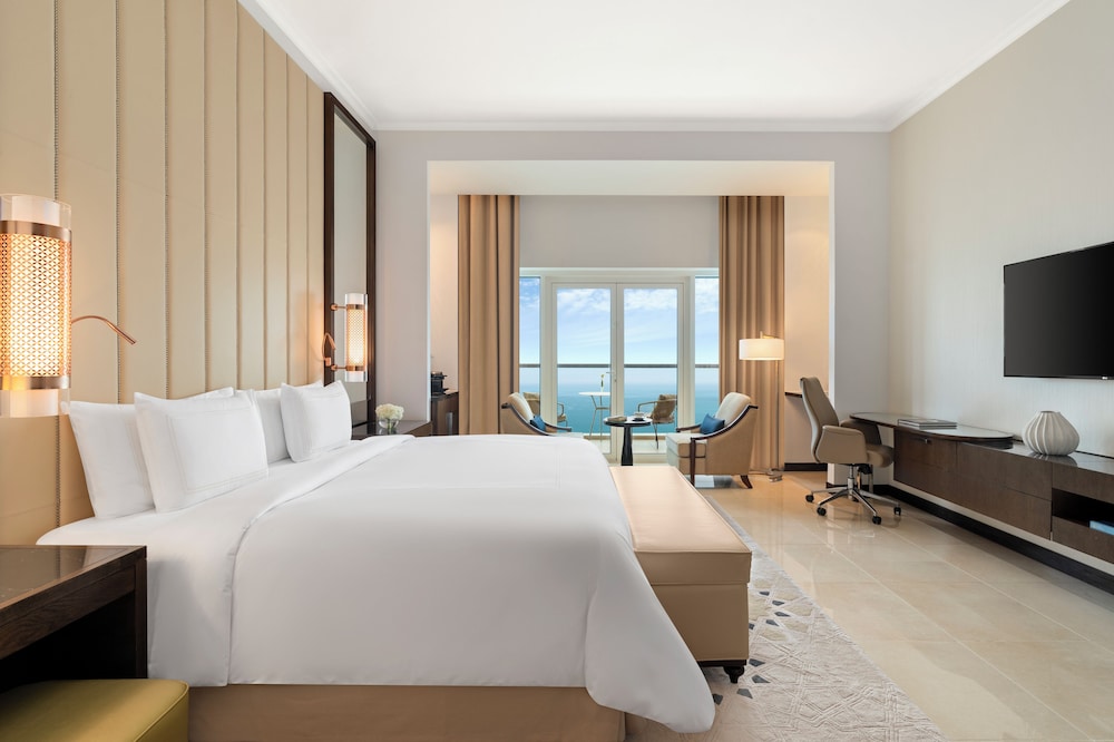 Habitación Premium - Vistas al Mar del hotel Rixos Marina Abu Dhabi. Foto 1
