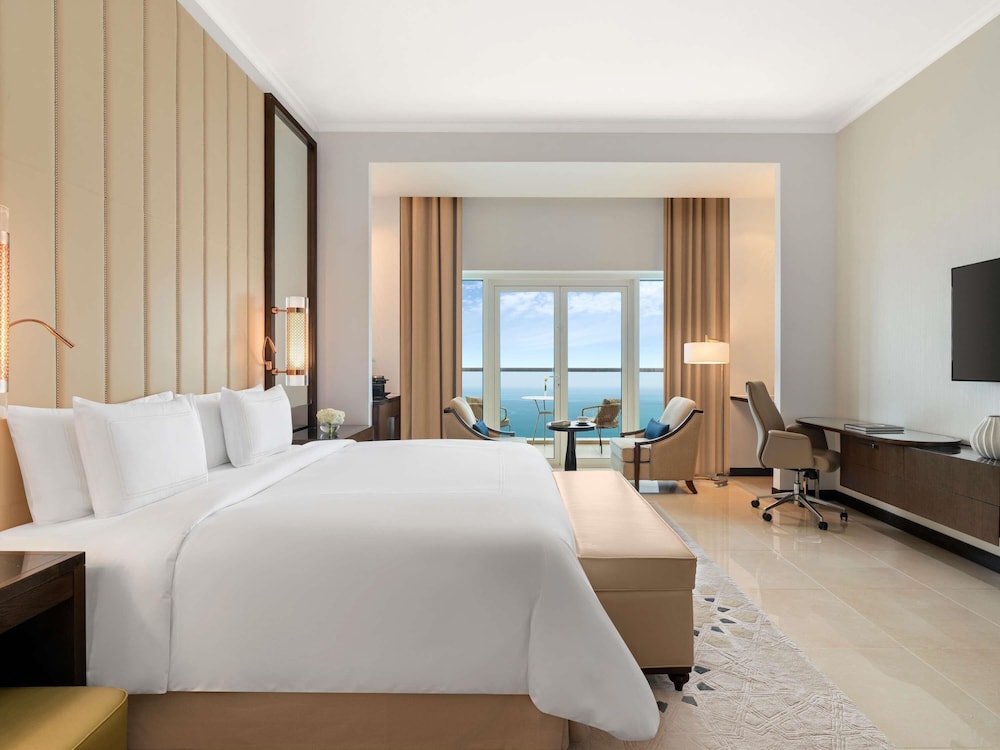 Habitación Premium - Vistas al Mar del hotel Rixos Marina Abu Dhabi. Foto 9