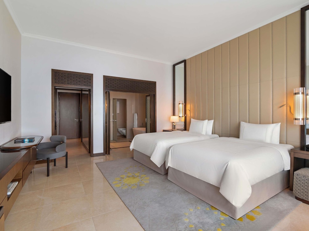 Habitación Familiar de Dos Dormitorios del hotel Rixos Marina Abu Dhabi. Foto 2