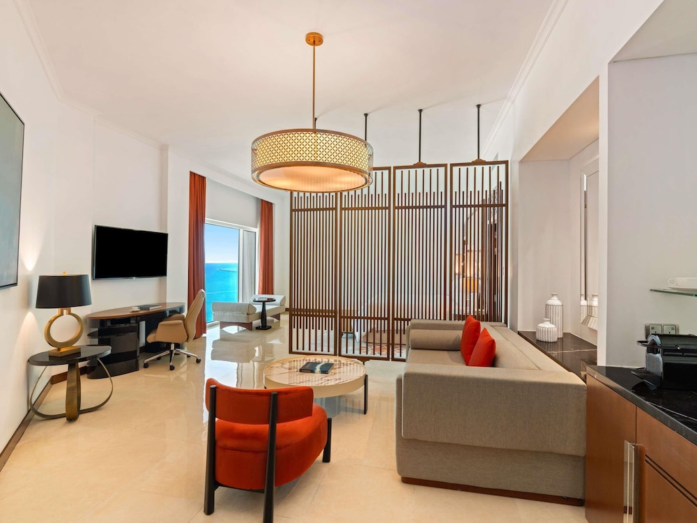 Suite Deluxe de un dormitorio del hotel Rixos Marina Abu Dhabi. Foto 1
