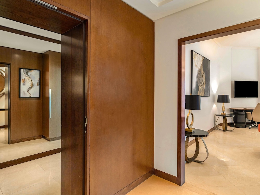 Suite Deluxe de dos dormitorios del hotel Rixos Marina Abu Dhabi. Foto 7
