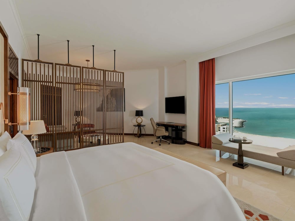 Suite Deluxe de dos dormitorios del hotel Rixos Marina Abu Dhabi. Foto 8
