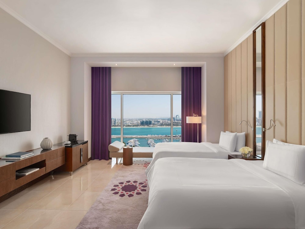 Suite Premium de Dos Dormitorios del hotel Rixos Marina Abu Dhabi. Foto 2