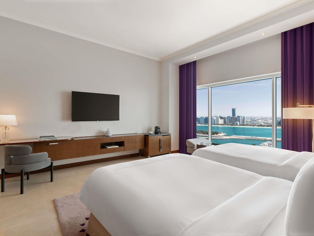 Suite Premium de Dos Dormitorios del hotel Rixos Marina Abu Dhabi. Foto 3