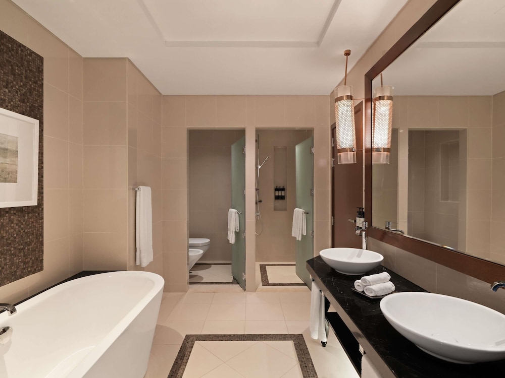 Suite Premium de Dos Dormitorios del hotel Rixos Marina Abu Dhabi. Foto 9