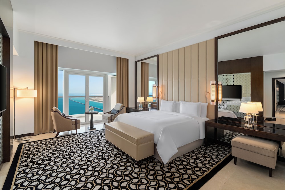 Suite King de Dos Dormitorios del hotel Rixos Marina Abu Dhabi. Foto 1