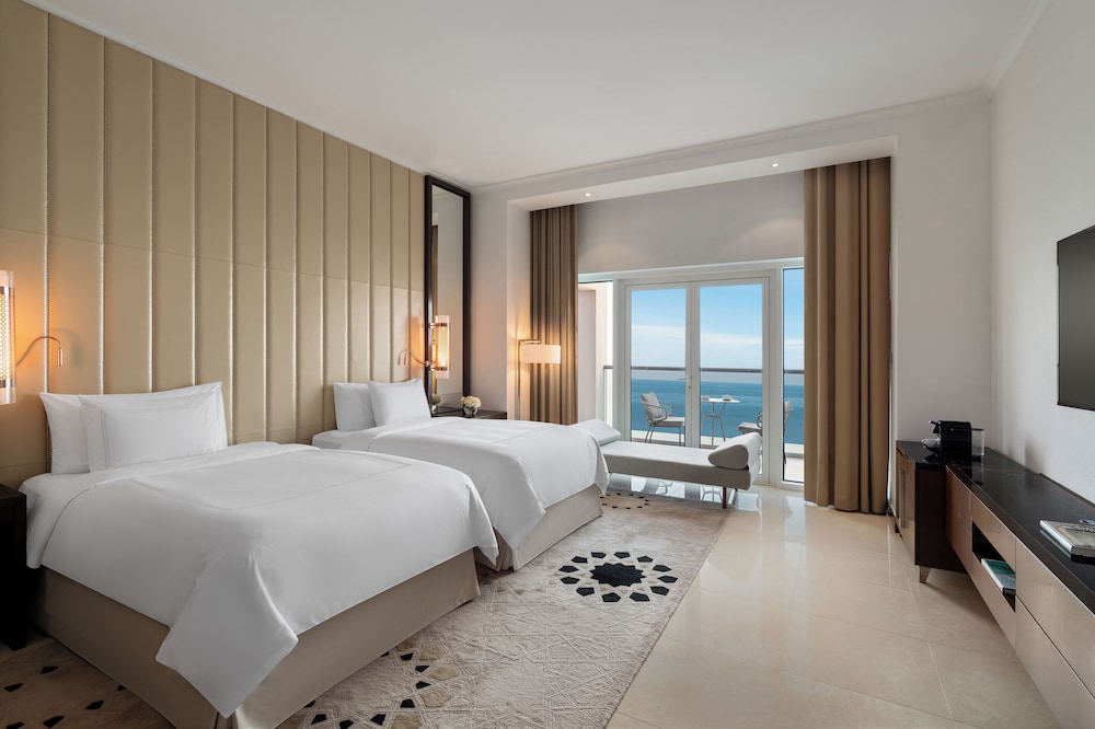 Suite King de Dos Dormitorios del hotel Rixos Marina Abu Dhabi. Foto 2