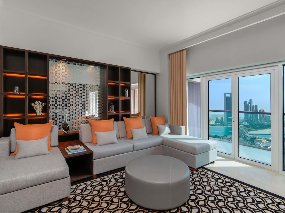 Suite King de Dos Dormitorios del hotel Rixos Marina Abu Dhabi. Foto 4