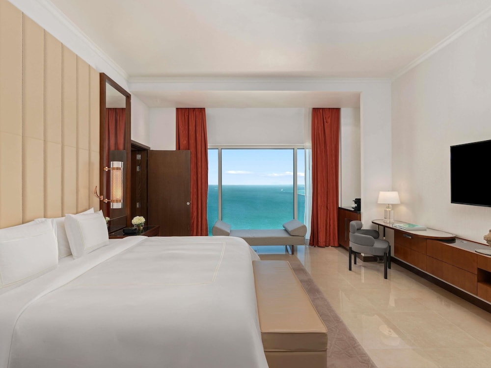 Suite King de Dos Dormitorios del hotel Rixos Marina Abu Dhabi. Foto 5