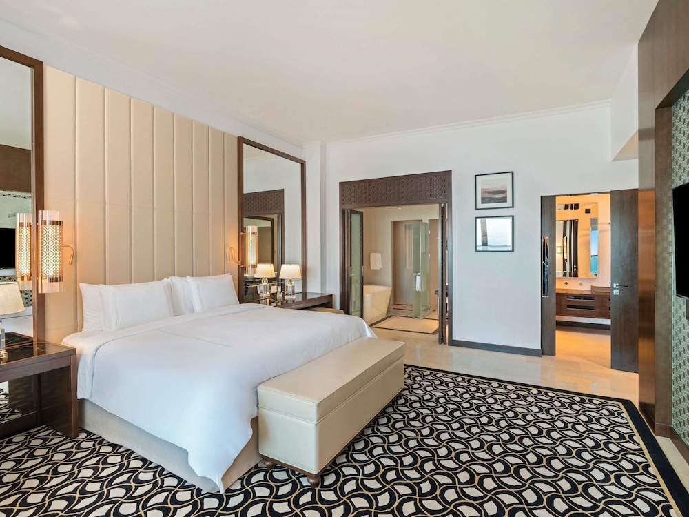 Suite King de Dos Dormitorios del hotel Rixos Marina Abu Dhabi. Foto 6
