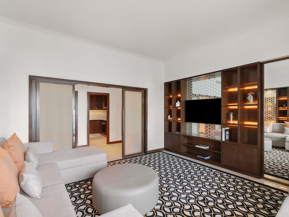 Suite King de Dos Dormitorios del hotel Rixos Marina Abu Dhabi. Foto 8