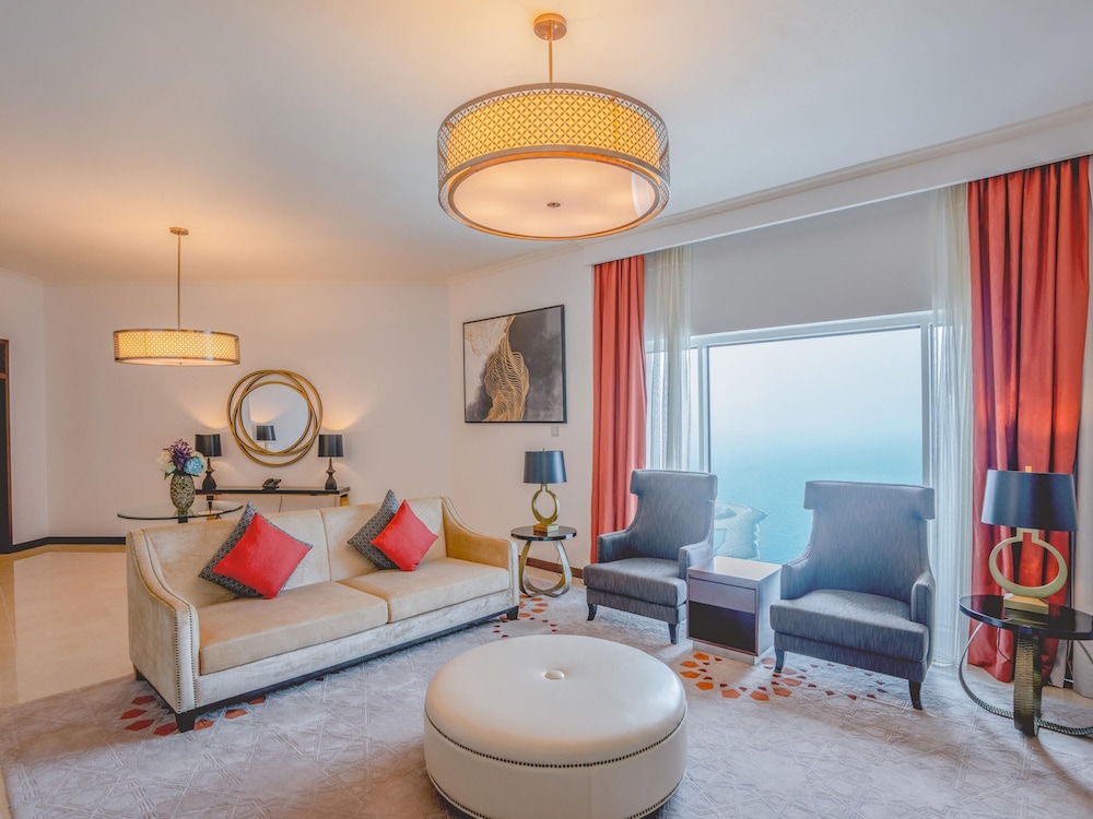 Suite King de Dos Dormitorios del hotel Rixos Marina Abu Dhabi. Foto 10