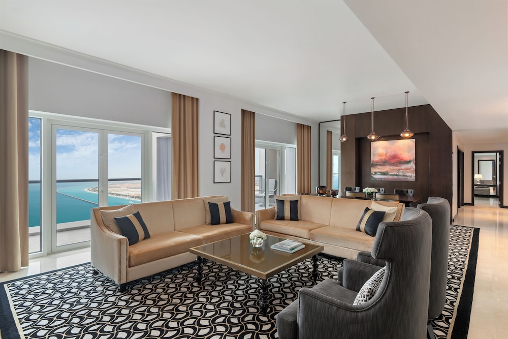 Suite King de Dos Dormitorios del hotel Rixos Marina Abu Dhabi. Foto 11