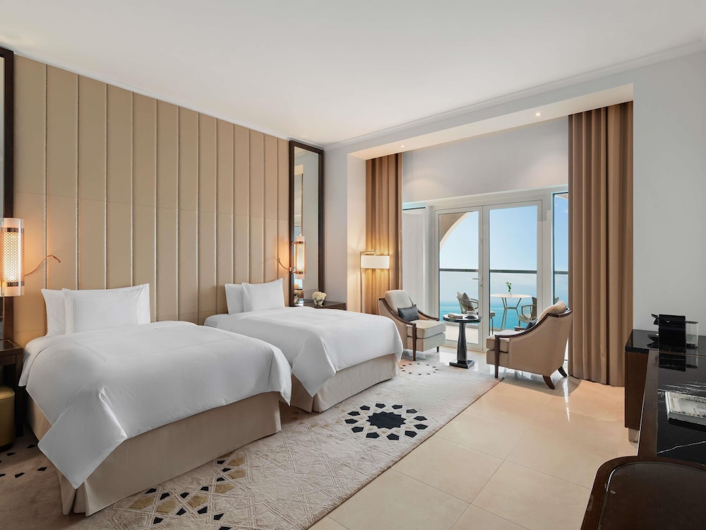 Suite Presidencial de Tres Dormitorios del hotel Rixos Marina Abu Dhabi. Foto 4