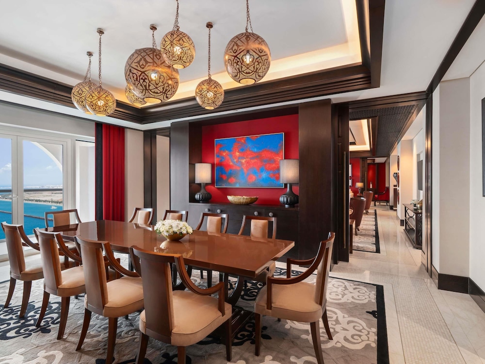Suite Presidencial de Tres Dormitorios del hotel Rixos Marina Abu Dhabi. Foto 10