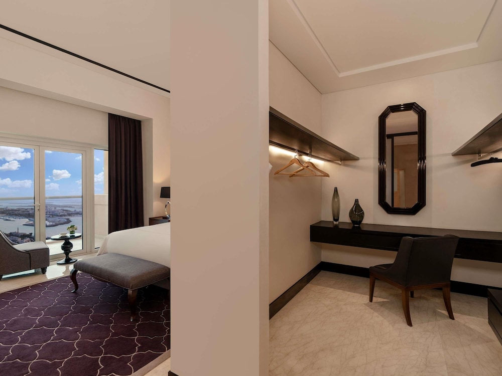 Suite Real de Cuatro Dormitorios del hotel Rixos Marina Abu Dhabi. Foto 4