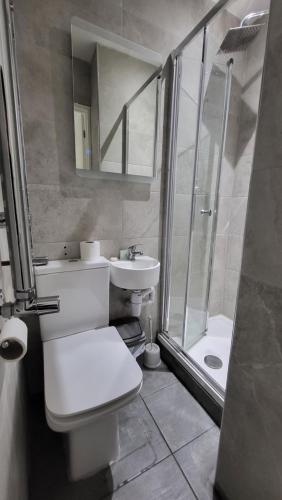 Habitación Individual con baño privado del hotel Argyle Square. Foto 16