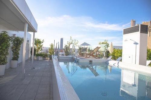 Estudio Superior del hotel nQn Aparts and Suites Sevilla. Foto 4