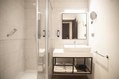 Estudio Superior del hotel nQn Aparts and Suites Sevilla. Foto 11