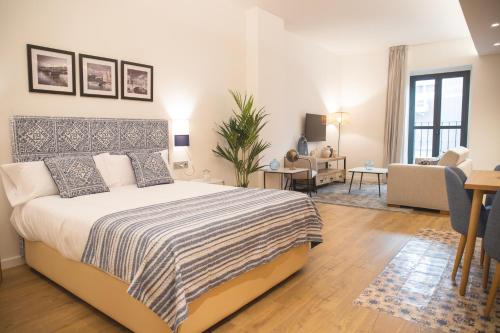 Estudio Superior del hotel nQn Aparts and Suites Sevilla. Foto 14