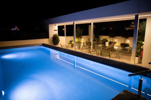 Apartamento con terraza del hotel nQn Aparts and Suites Sevilla. Foto 2