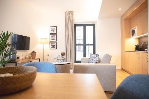 Apartamento con terraza del hotel nQn Aparts and Suites Sevilla. Foto 12