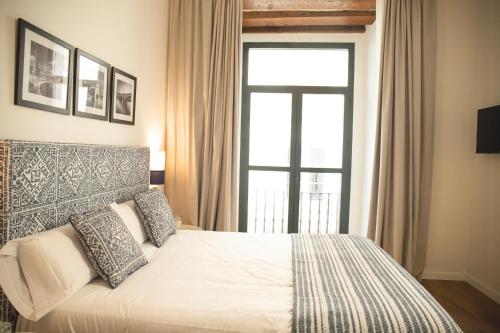 Apartamento con balcón del hotel nQn Aparts and Suites Sevilla. Foto 11