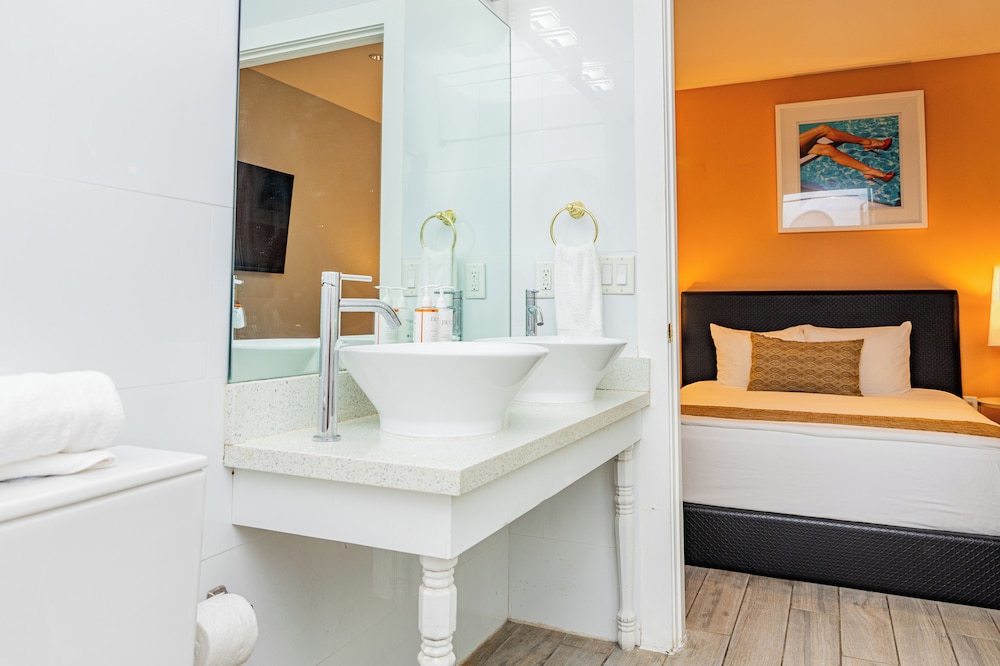 Estudio, 1 cama de matrimonio del hotel Oceanside and Suites. Foto 8