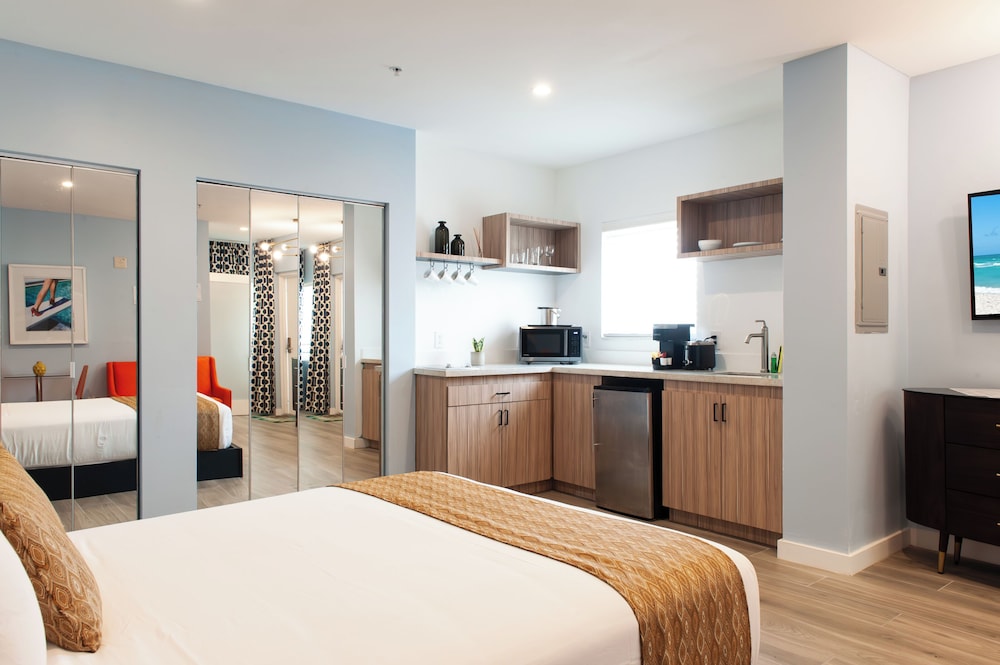 Habitación junior, 1 cama de matrimonio con sofá cama del hotel Oceanside and Suites