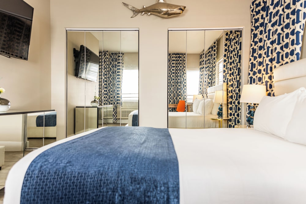 Suite, 1 cama de matrimonio con sofá cama, balcón del hotel Oceanside and Suites. Foto 1