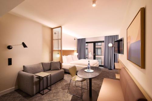 Estudio del hotel Adina Apartment Dusseldorf. Foto 1