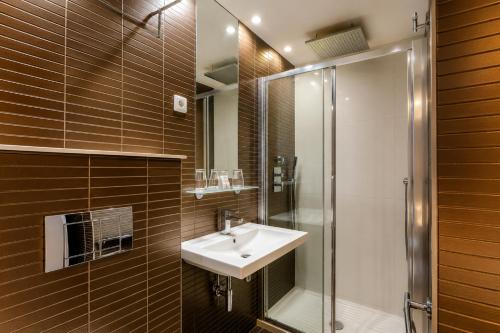 Habitación Doble Deluxe del hotel L'adresse. Foto 9
