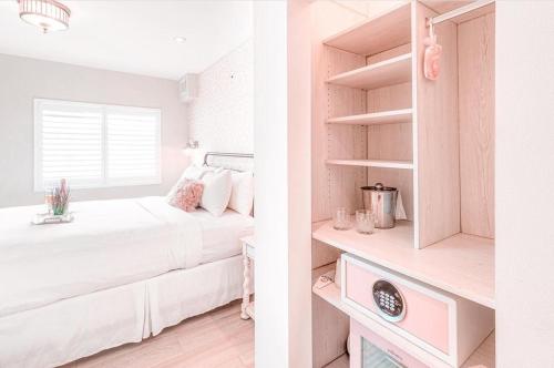 Habitación adaptada para personas con discapacidad - 1 cama grande del hotel Henrosa. Foto 3