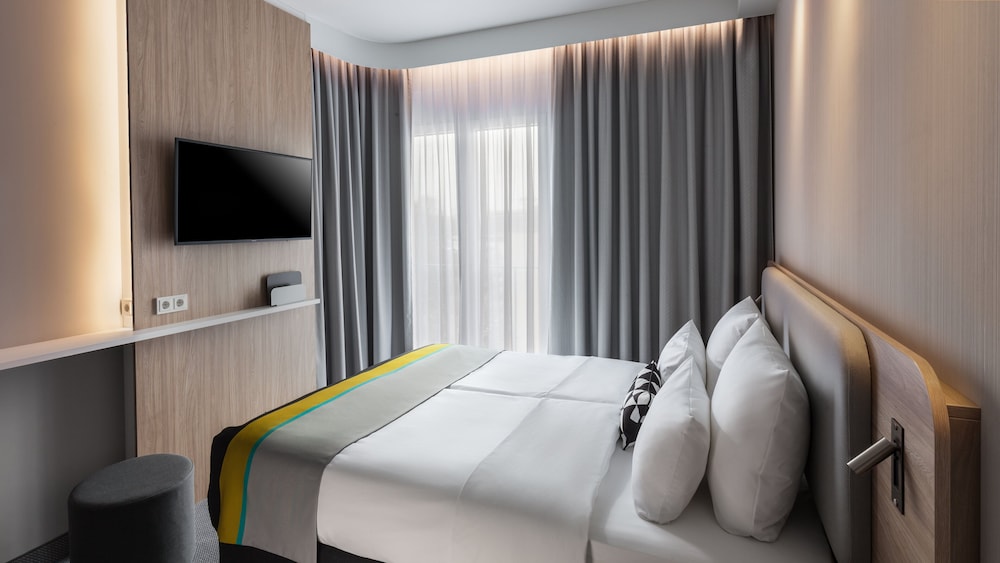 Habitación estándar, 1 cama de matrimonio del hotel Holiday Inn Express Düsseldorf – Hauptbahnhof, An Ihg