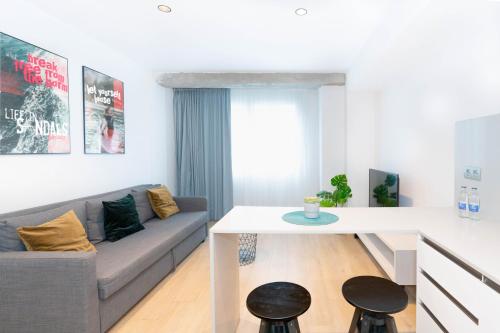 Apartamento Superior 1 habitación Vista ciudad Sofá Cama incluido 2 Camas individuales del hotel URBANSEA Las Palmas. Foto 6