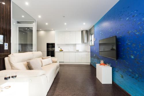 Suite con terraza del hotel Wavia - Adults Only. Foto 1