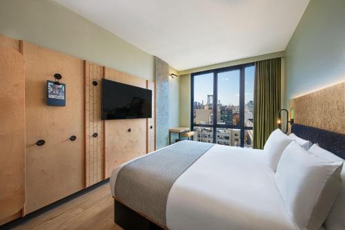 Larger King Room with City View - Hearing Accessible del hotel Moxy Brooklyn Williamsburg